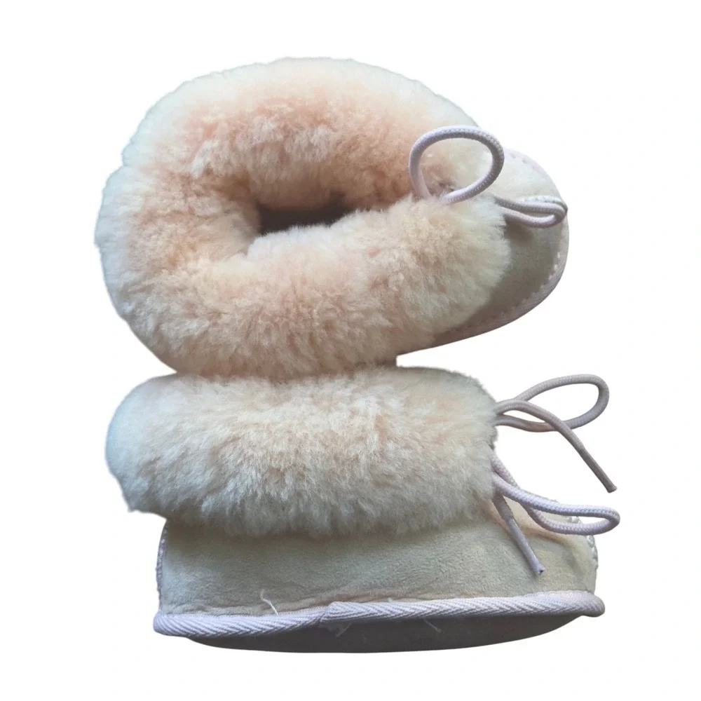 Cloud Nine Sheepskin Booties Soft Cozy‎ Infant Shoes M (4-5)